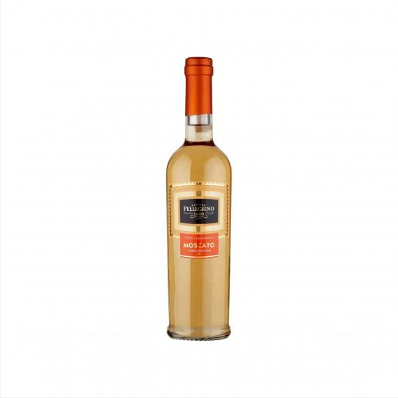 Bottle of Moscato IGT Sicilia 50 cl, aromatic dessert wine from Trapani, ideal with sweets and gelato.