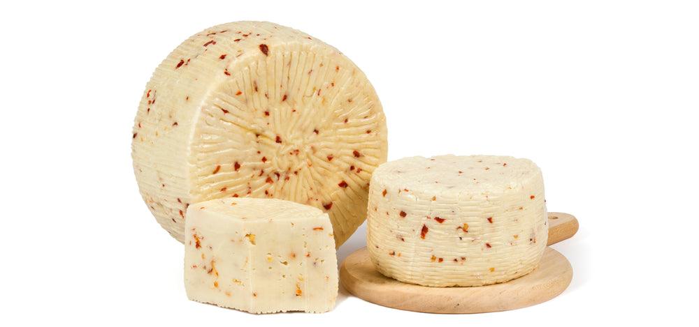 Formaggio di Pecora primo sale al Peperoncino - Formaggeria - horecahub.myshopify.com