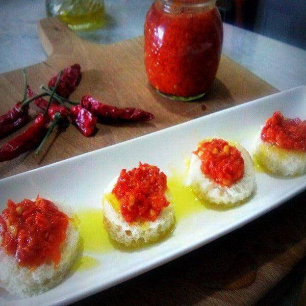 Bruschetta Artigianale cipolla di Tropea e peperoncino piccante in olio di oliva 200 gr. - Conserve di Terra, di Mare, Delicatessen - horecahub.myshopify.com