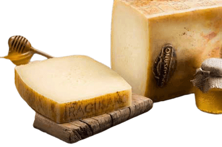 Caciocavallo Ragusano DOP - semistagionato in trancio, formaggio a pasta filata su un tagliere.