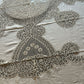 Copriletto di Burano in lino con pizzo, ricamo artigianale degli anni '50, originale made in Italy.